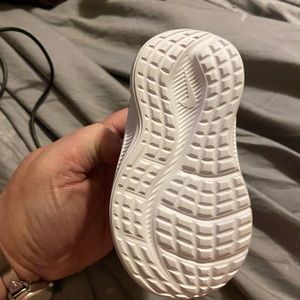 New lil girl 3c Nike shoes